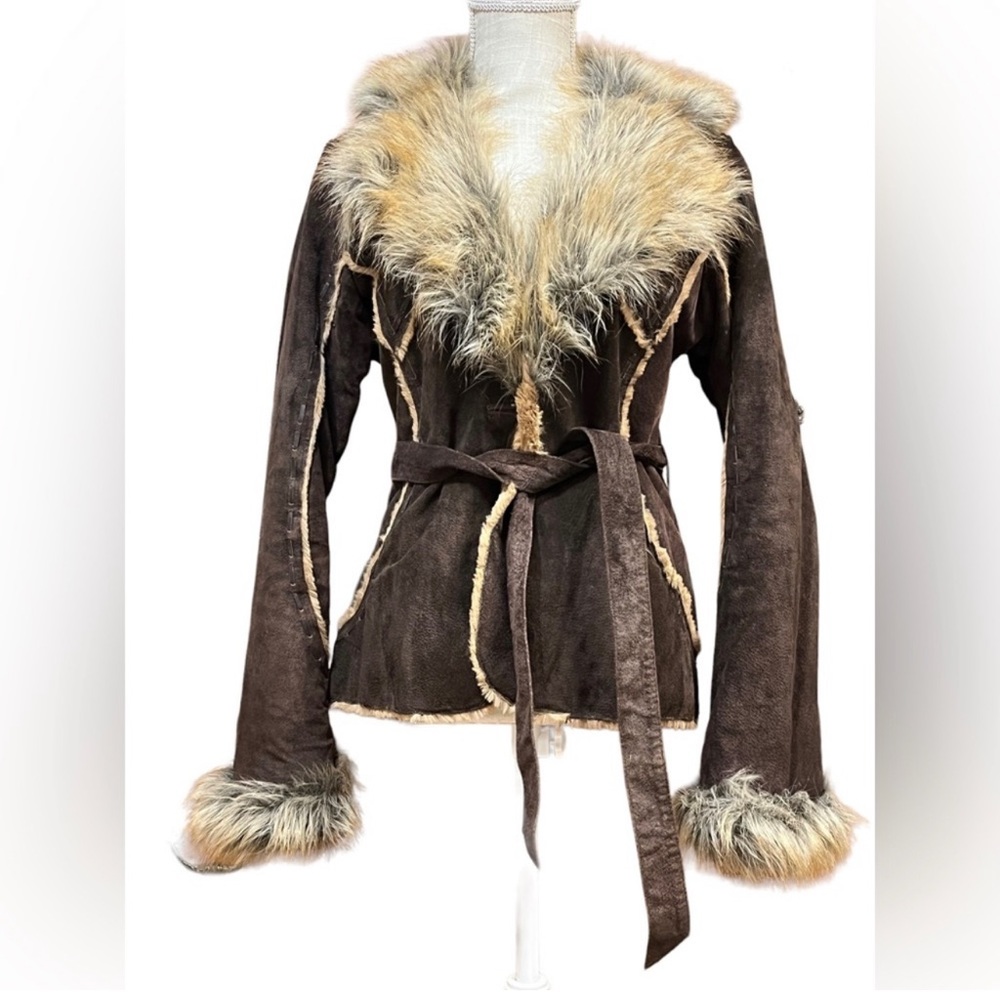 Wilson’s 100% Genuine Leather Jacket with Faux Fur Trimming Size Small
